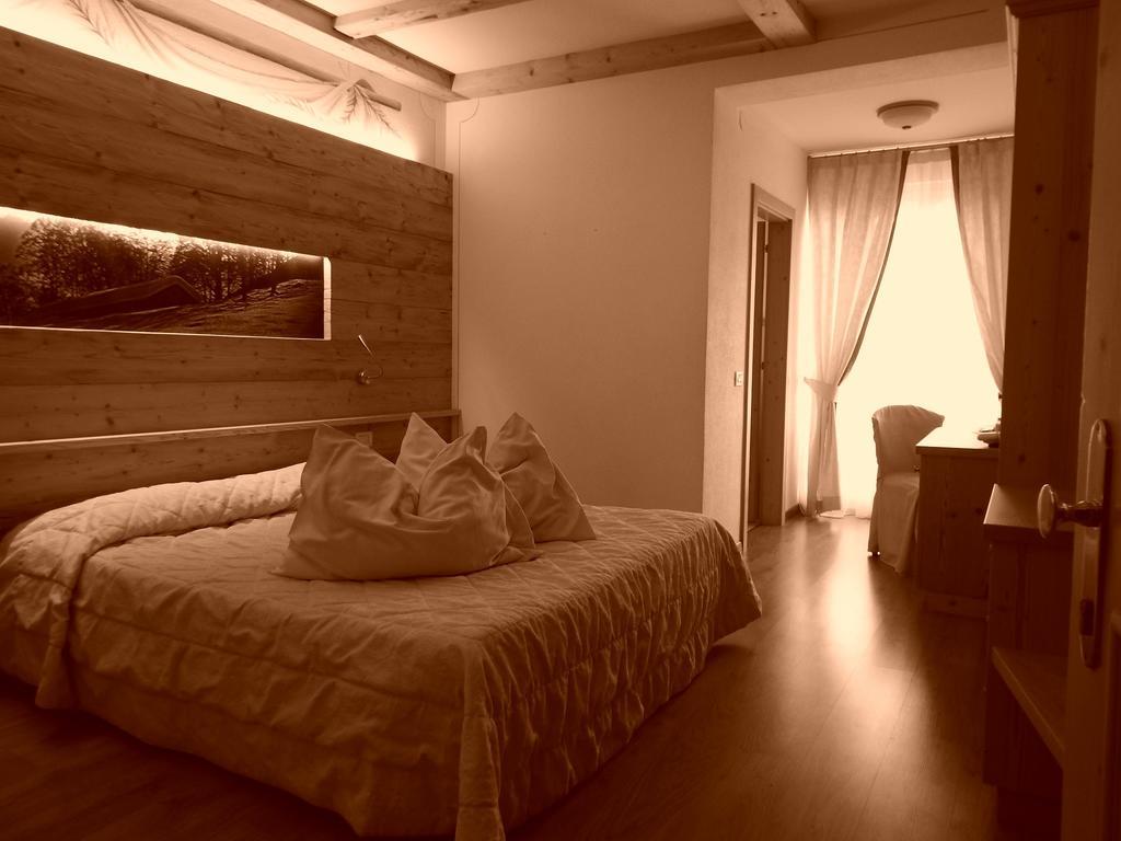 מולבנו Alpotel Dolomiten חדר תמונה